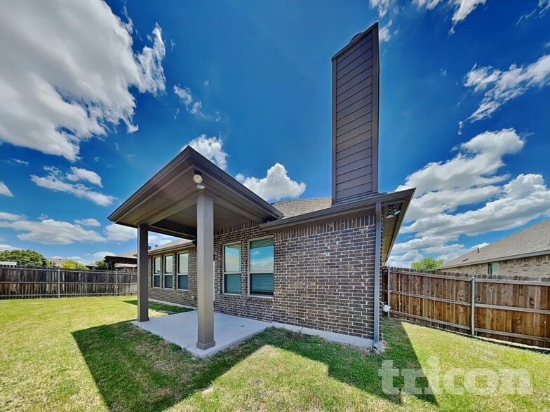 Building Photo - 209 Buckskin Dr