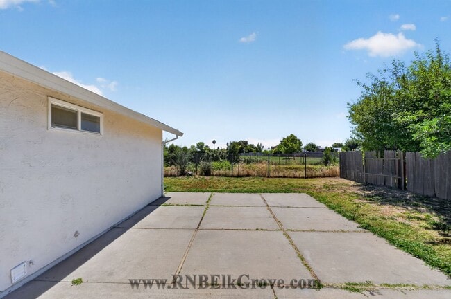 Building Photo - 6844 Sandrock Way