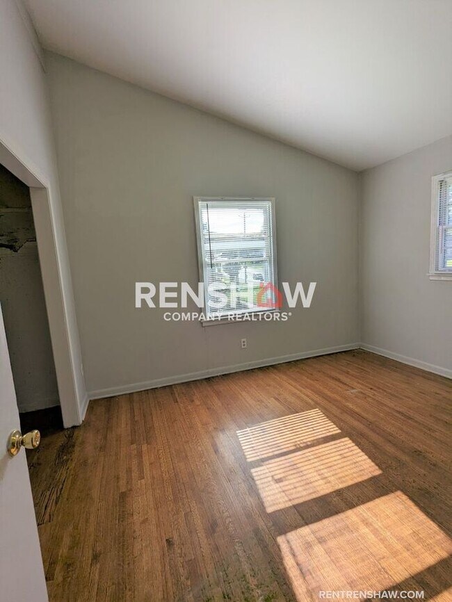 Building Photo - 1863 E. Alcy Rd. - Self Tour Available Thr...