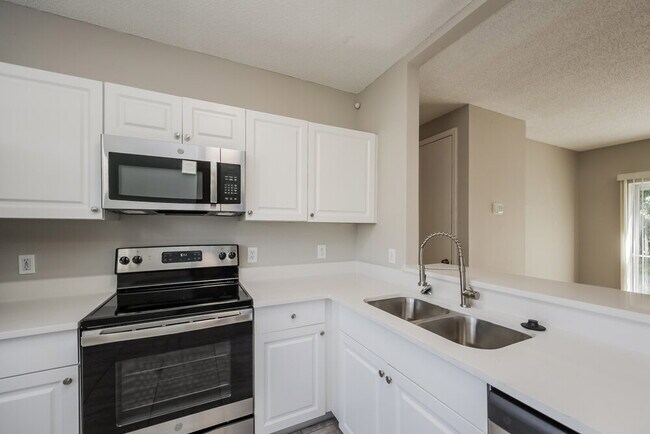 Building Photo - 829 Albi Ct