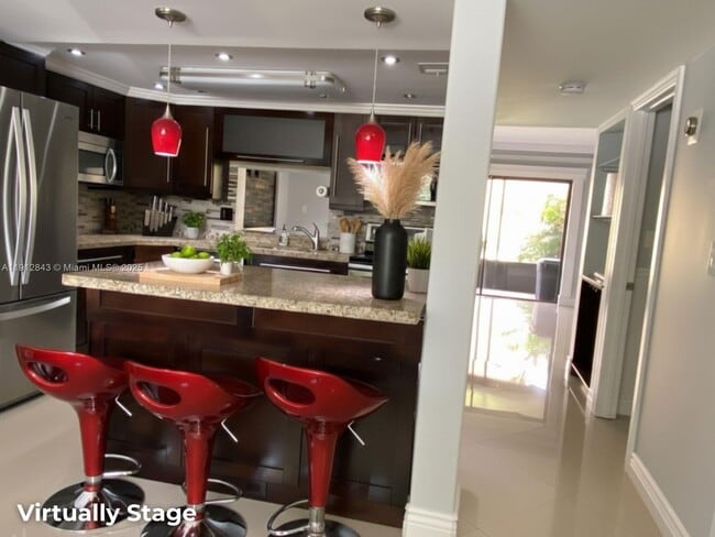 Building Photo - 3282 N Pine Island Rd