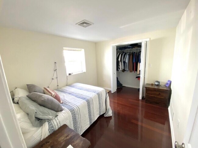 Bedroom 1 - 136 Hill St