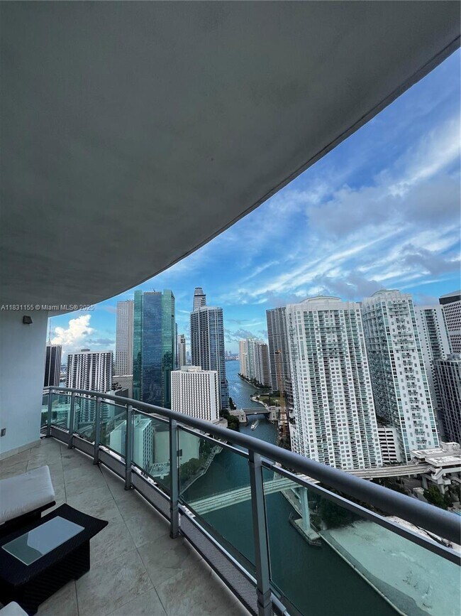 Building Photo - 350 S Miami Ave