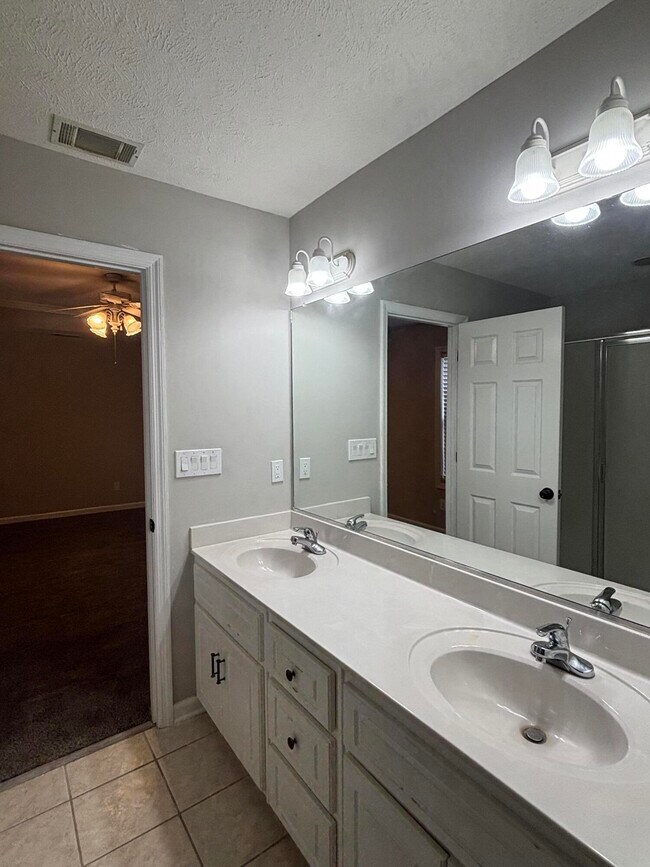 Building Photo - 158 Mallard Lake Dr