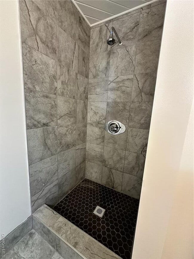 Building Photo - 118 W Main St