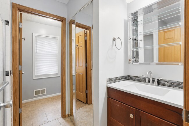 Building Photo - 2905-32ND