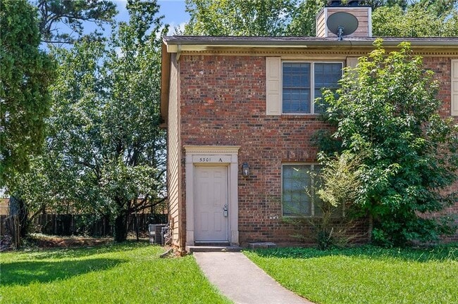 Building Photo - 5301 Stonebush Terrace