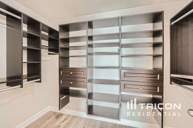 Building Photo - 3821 Litchfield Dr