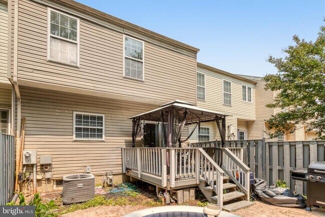 Building Photo - 2599 Grayton Ln