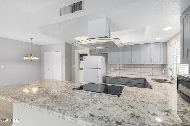 Building Photo - 7249 W Medlock Dr