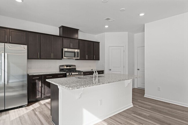 Building Photo - 4 Bedroom/3 Bath Sanford