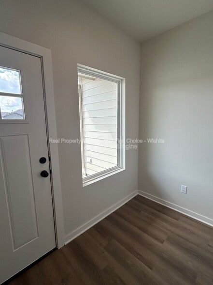 Building Photo - 157 N Gowen St