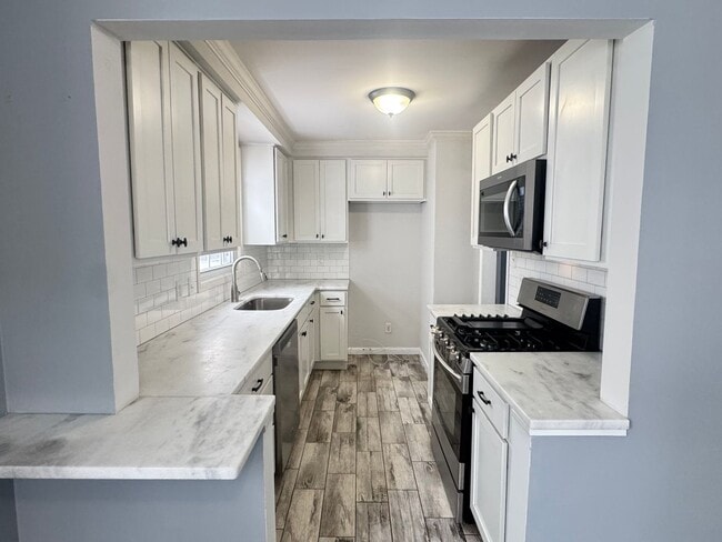 Building Photo - Updated Berkley Bungalow!