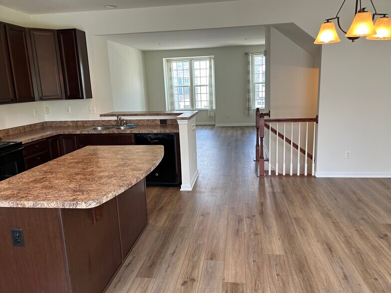 Kitchen & Living - upgraded floor - 1280 Rannoch Ln