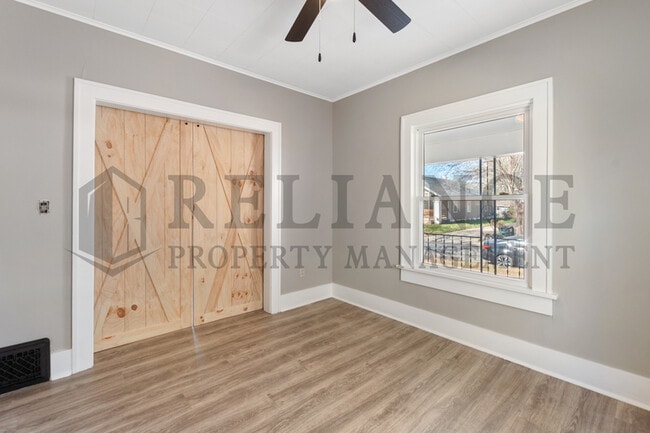 Building Photo - 152 S Estelle St