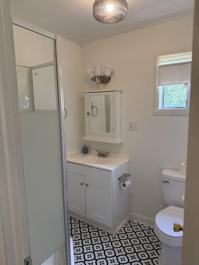 Building Photo - 116 S Arroyo Seco St