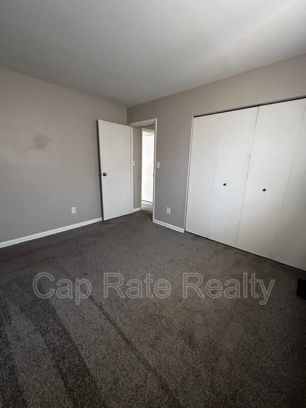 Building Photo - 1648 Smith Rd