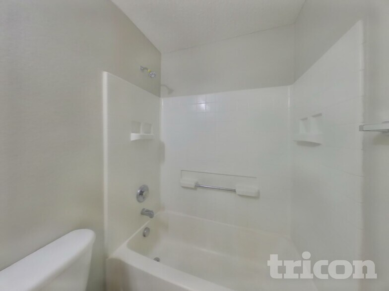 Building Photo - 2000 Natchez Dr