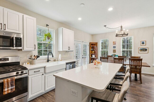 Building Photo - 4 Bedroom, 2.5 Bathroom Home in The Refuge at Ravenel - Ravenel