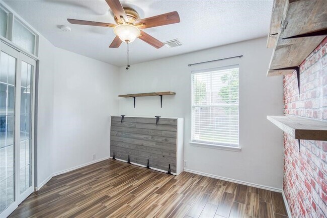 Building Photo - 21222 Somerset Park Ln