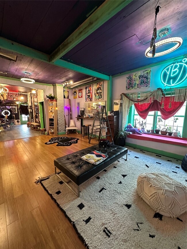 Building Photo - 304 Lockwood Dr