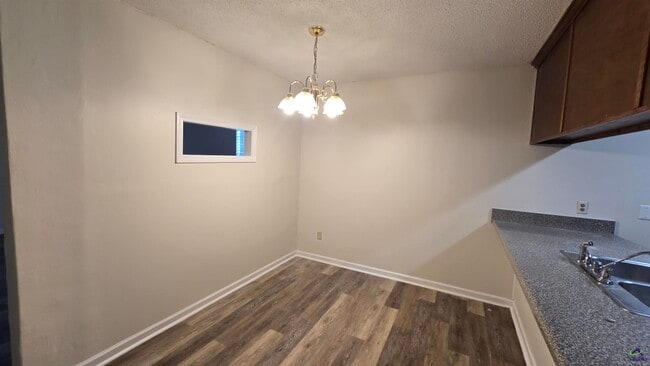 Building Photo - 310 Orchard Way