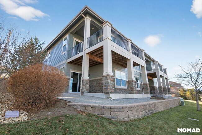 Building Photo - Luxury 3-Bedroom Legacy Ridge Living with Mountain Views