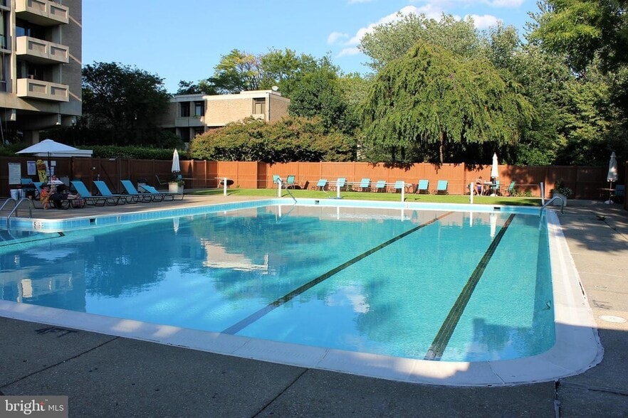 Carrollsburg Pool - 240 M St SW