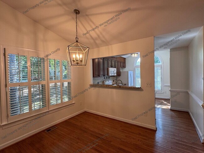 Building Photo - 100 Halsmer Ct