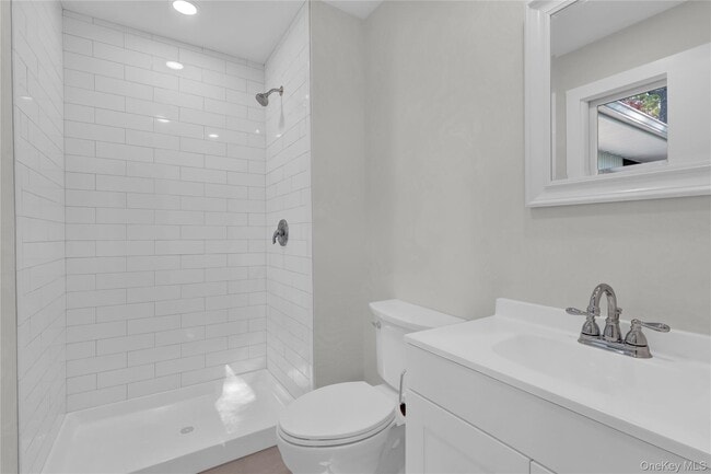 Building Photo - 7 Canterbury Ct