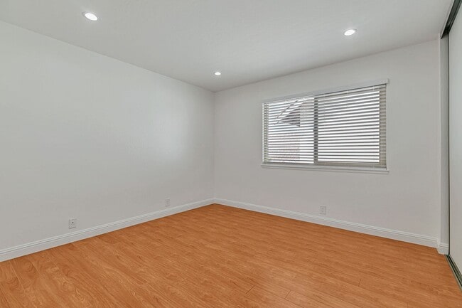 Building Photo - Cupertino Schools - Beautifully Updated Co...