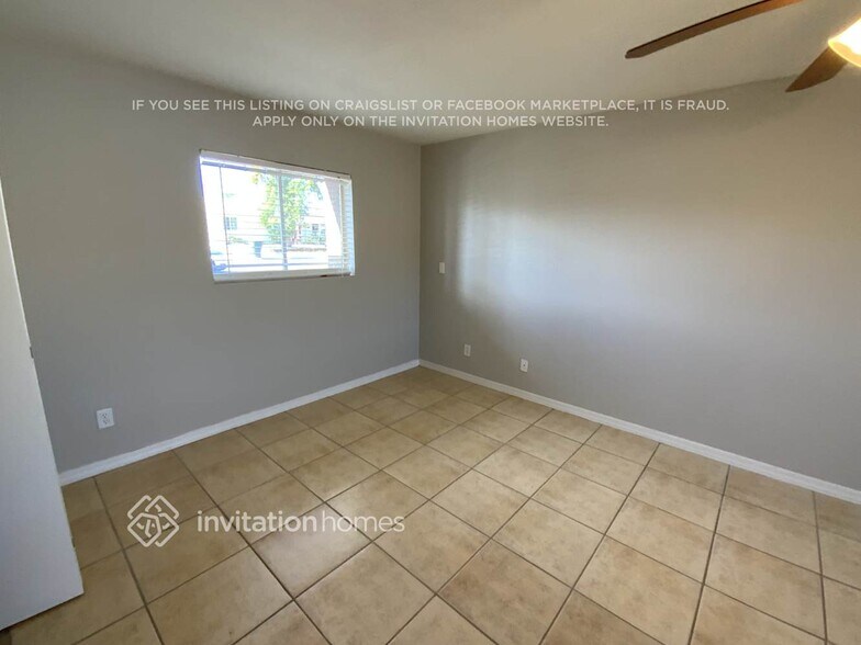 Building Photo - 12621 N 37th Dr