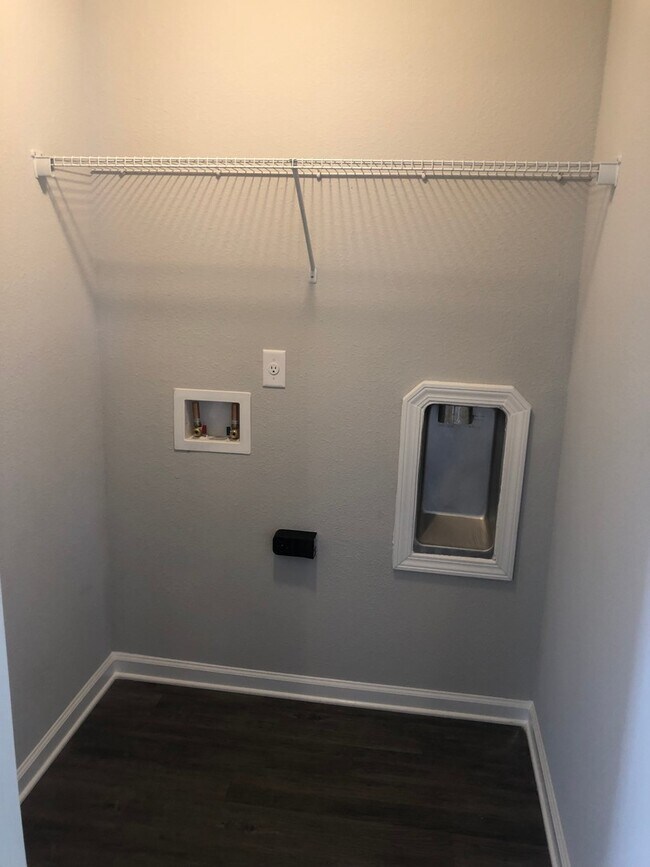 Building Photo - Newer 3/2.5 Home for Rent on The Southside!