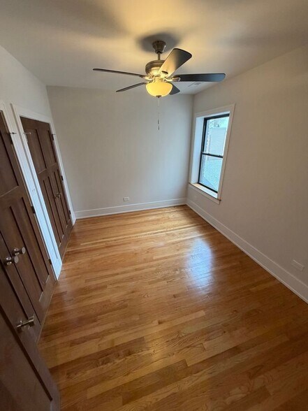Building Photo - 486 N Hermitage Ave