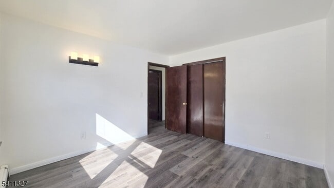 Building Photo - 388 Garibaldi Ave