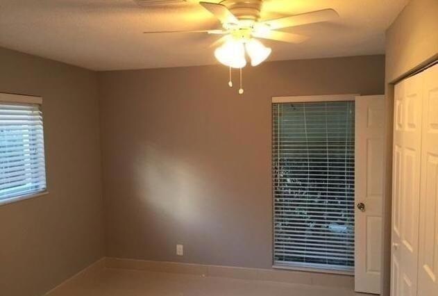 Building Photo - 704 NE 23rd Ave