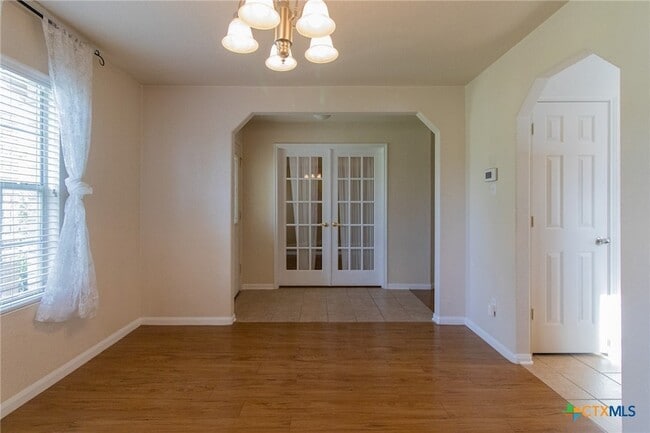 Building Photo - 2203 Love Rd