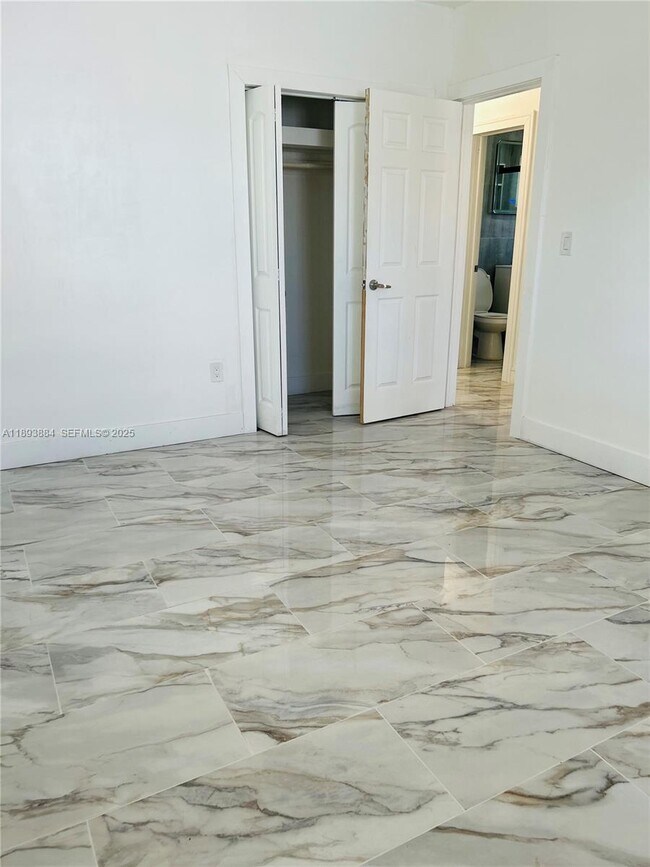 Building Photo - 1831 NW 185th St