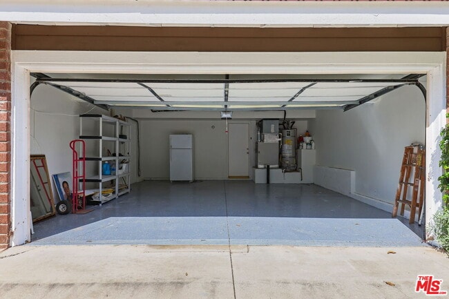 Building Photo - 6501 Bradley Pl