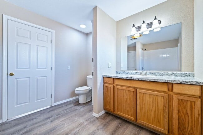 Building Photo - 1453 Luna Ln