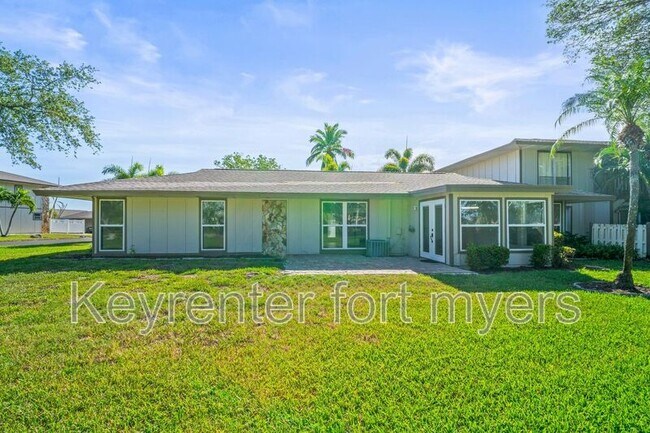 Building Photo - 4293 Island Cir
