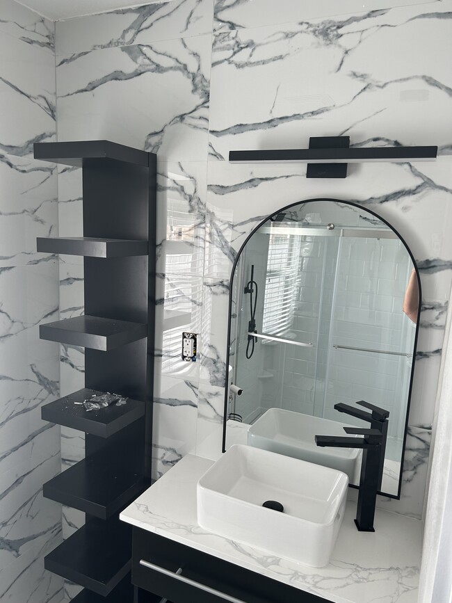 Building Photo - 680 E 8th Ave