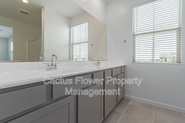 Building Photo - 4740 S Ferric