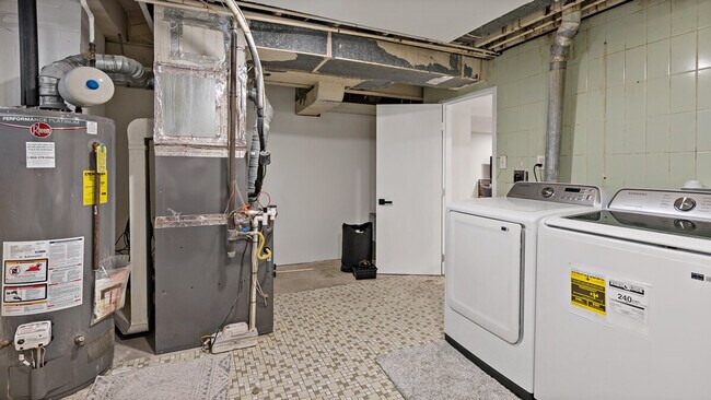 Building Photo - 135 69th St