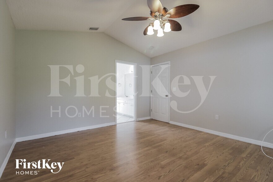 Building Photo - 471 Firestone St NE