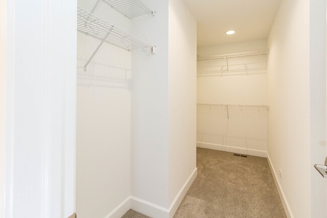 Building Photo - 10727 Clock Tower Dr