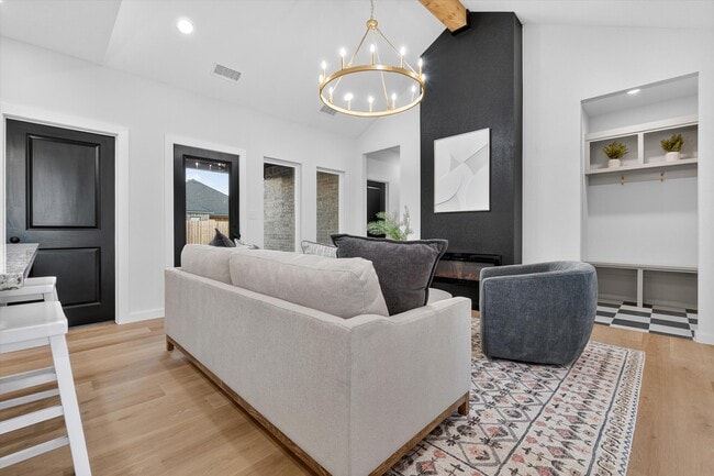 Building Photo - 1415 Farmhouse Ave