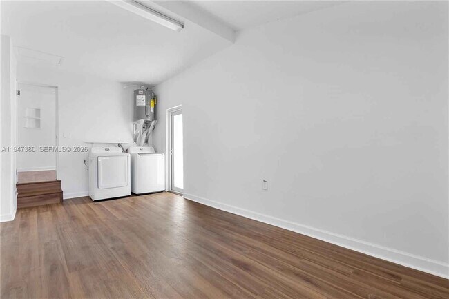 Building Photo - Southwest 26th Street, Miami, FL 33133 - 3 BR 2 BA single-family home