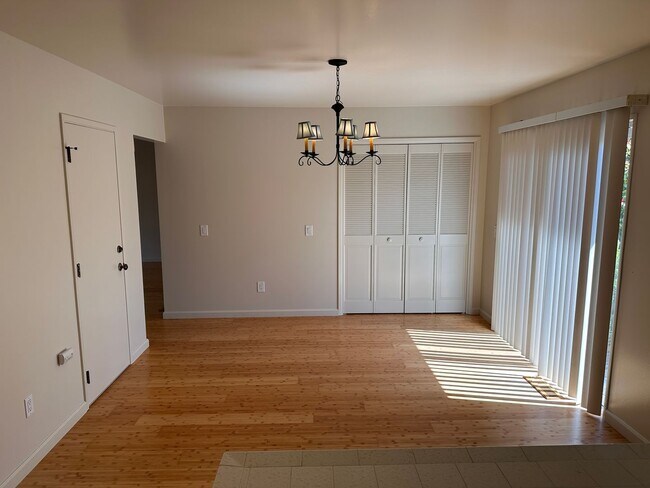 Building Photo - Beautiful Pacific Grove Home