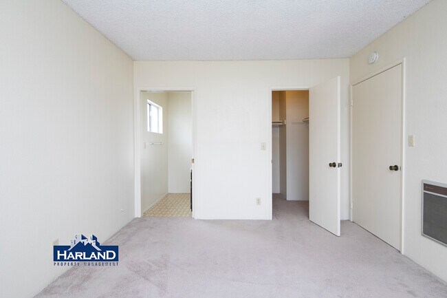 Building Photo - 2112-2114 Thomas Avenue - 2114 Unit 3-